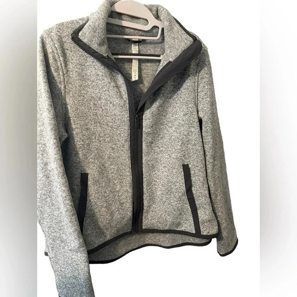 Sweaters - Lululemon size 8 New without tags gray knit zipper jacket